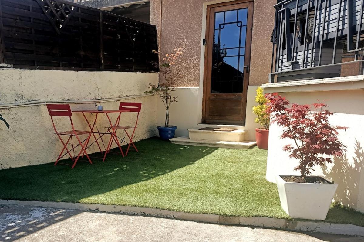 Apartmán Le Petit Cocon - Parking Prive - Lyon Sud Vénissieux Exteriér fotografie